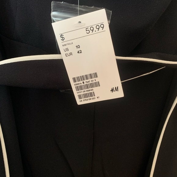 Black tall jumpsuit with white details and bow - Picture 4 of 4